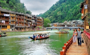 Sông Đà Giang tuyệt đẹp của trấn cổ Phượng Hoàng