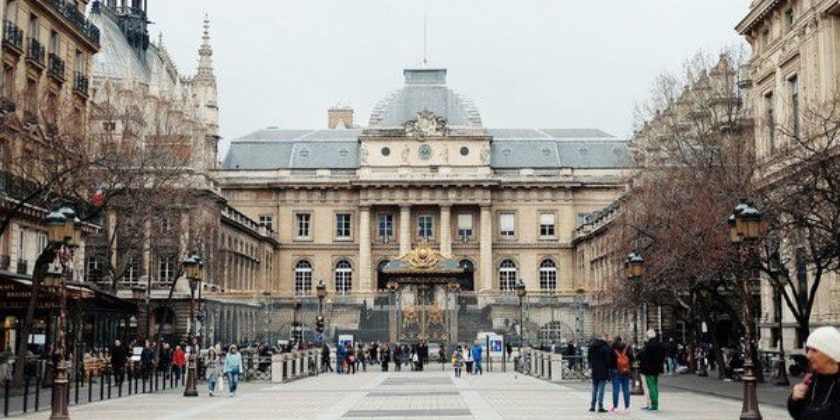 tòa nhà Palais de Justice